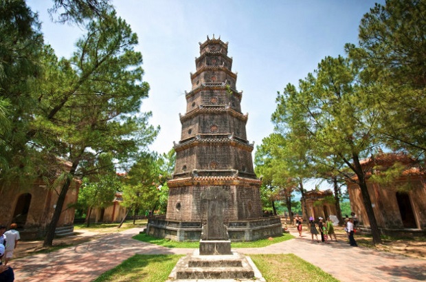 địa điểm du lịch Huế chùa Thiên Mụ