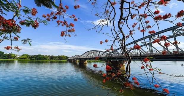 địa điểm du lịch Huế sông Hương