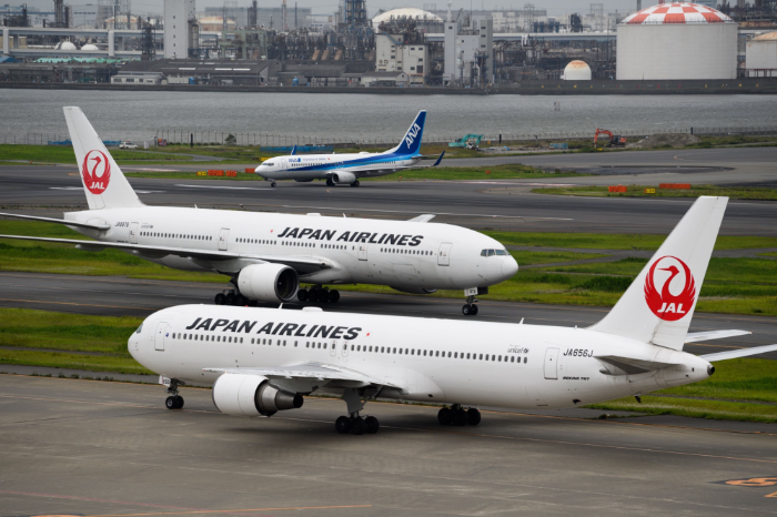 hạng ghế phổ thông của Japan Airlines có những tiện nghi gì?